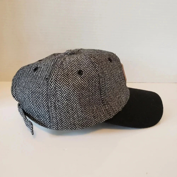 Merrell Black/Gray Herringbone Tweed Hat with Adjustable Strap. - Picture 4 of 7